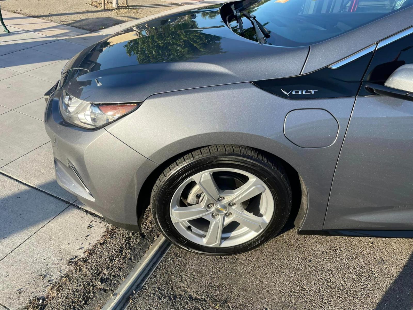 2018 DARK GRAY /BLACK Chevrolet Volt (1G1RC6S52JU) , located at 744 E Miner Ave, Stockton, CA, 95202, (209) 944-5770, 37.956863, -121.282082 - PLUS TAXES AND FEES - Photo #4